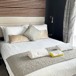 Deluxe  One-Bedroom Lodge